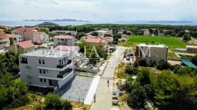 Apartmán, 2 ložnice + obývací pokoj