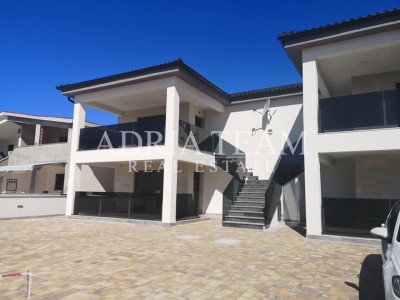 Apartmán, 2 ložnice + obývací pokoj