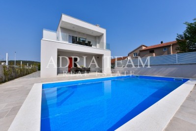 Dům, Vila