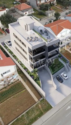 Apartmán, 2 ložnice + obývací pokoj